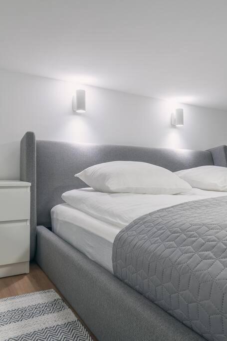 Apartment Design By Nw Budapest
